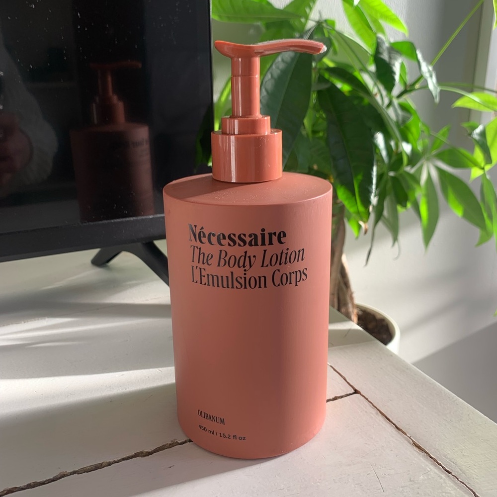 NECESSAIRE The Body Lotion Olibanum Vanilla 450 ml Large pump bottle